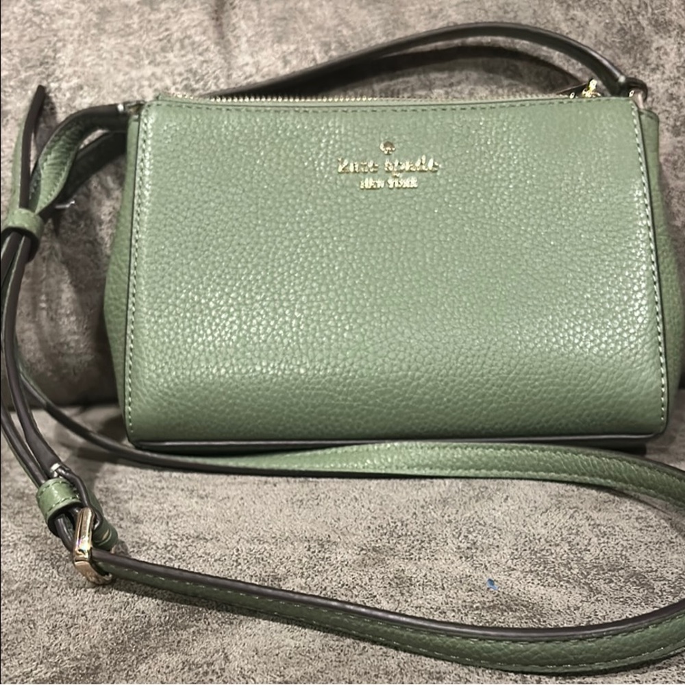 KATE SPADE ♠️ Light Green Crossbody Bag - Picture 3 of 4